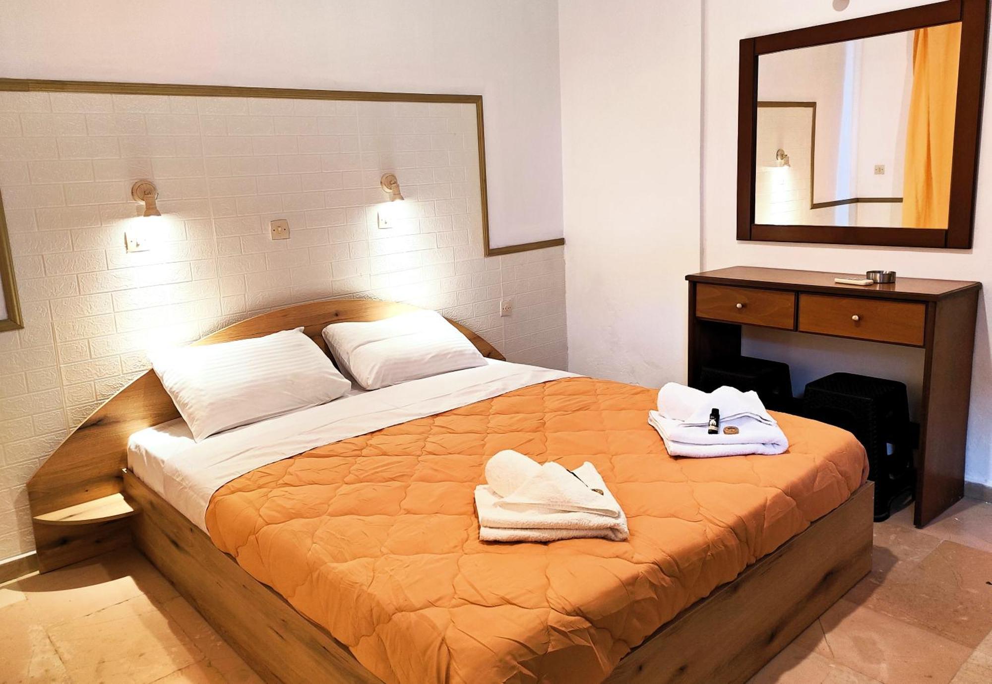 אגיוס גיורגיוס Eleni Apartments Sant George Beach מראה חיצוני תמונה