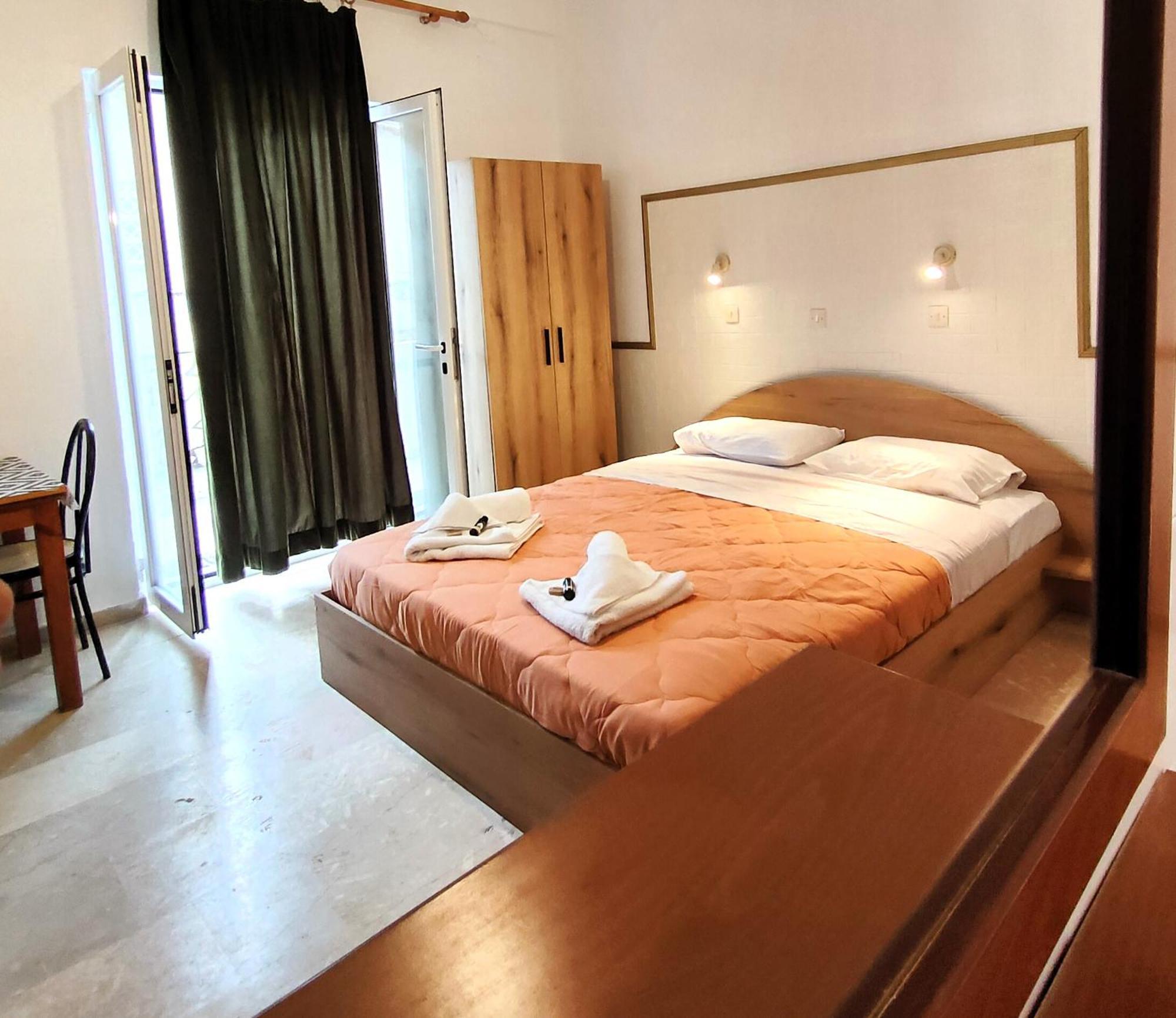 אגיוס גיורגיוס Eleni Apartments Sant George Beach מראה חיצוני תמונה